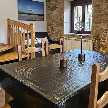 Casa De Piedra, A Lameira *