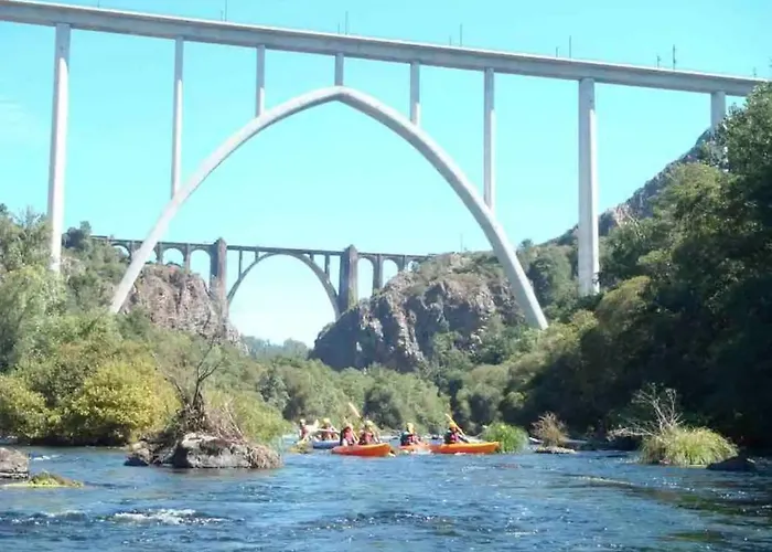 Casa De Piedra, A Lameira Дом отдыха